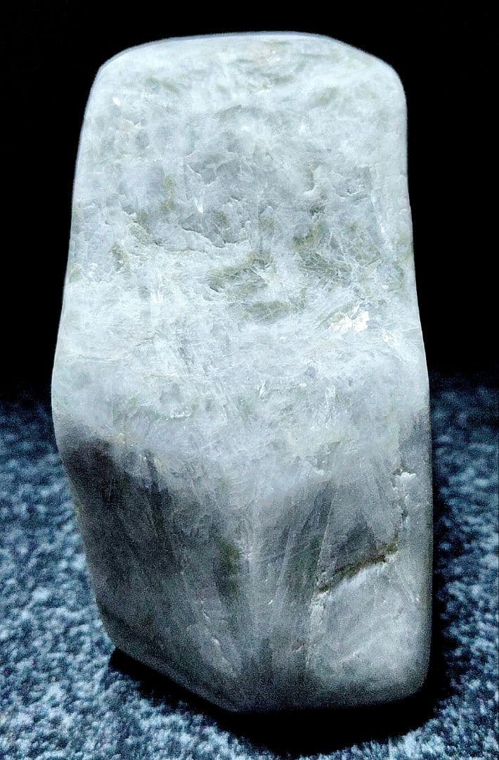 ★翡翠原石★稀少！下仁田硬玉翡翠【転石・切り出し〜磨き483ｇ】