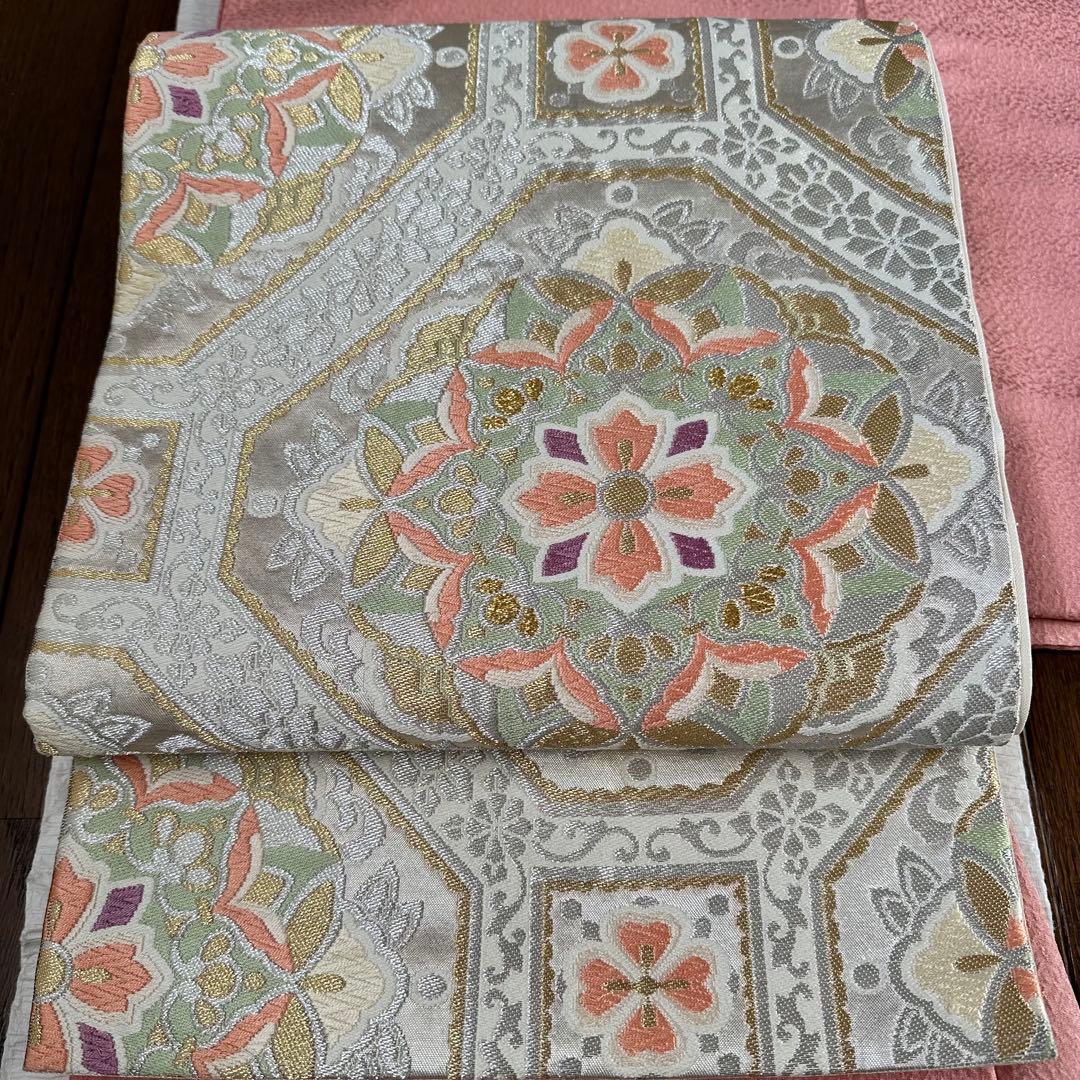 上品な華やかさが漂う袋帯 卯の花色金銀糸入り唐織 正倉院華文様正絹六通袋帯