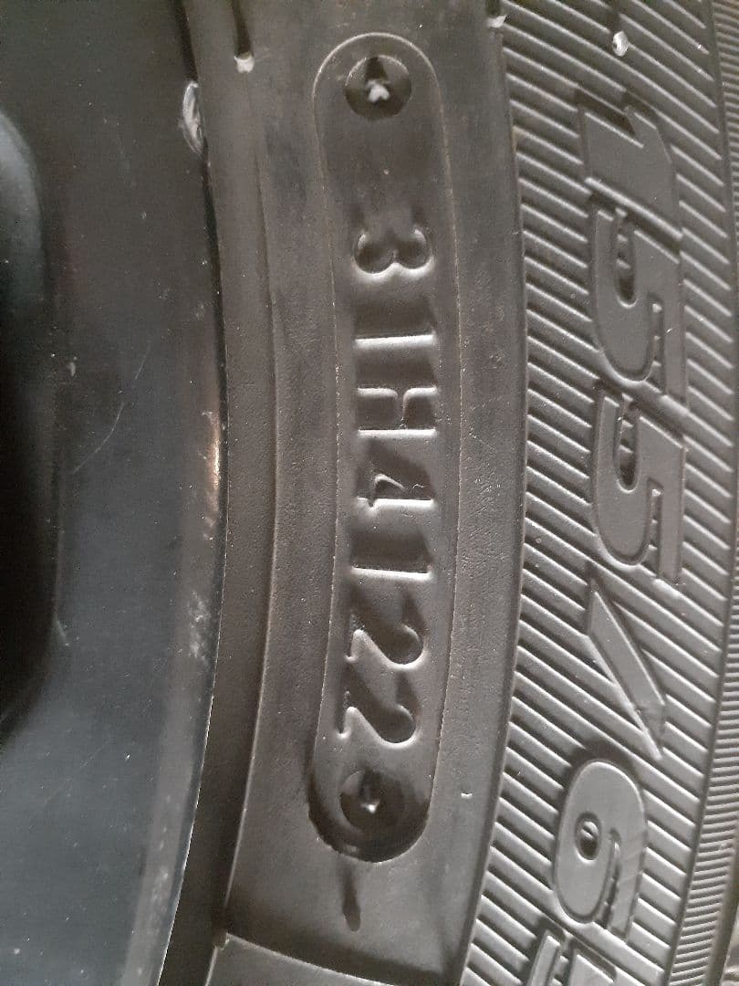 トーヨー14インチスタッドレス　走行千キロ未満 　　ホイール付き４本セット