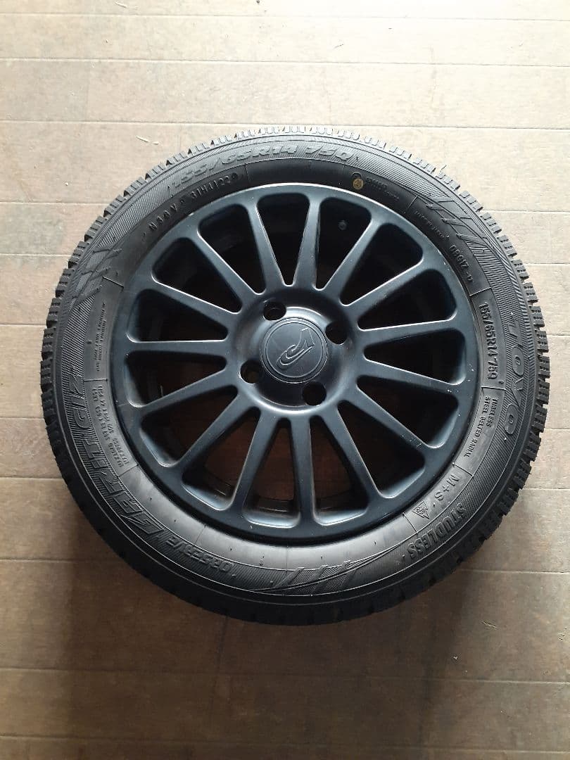 トーヨー14インチスタッドレス　走行千キロ未満 　　ホイール付き４本セット