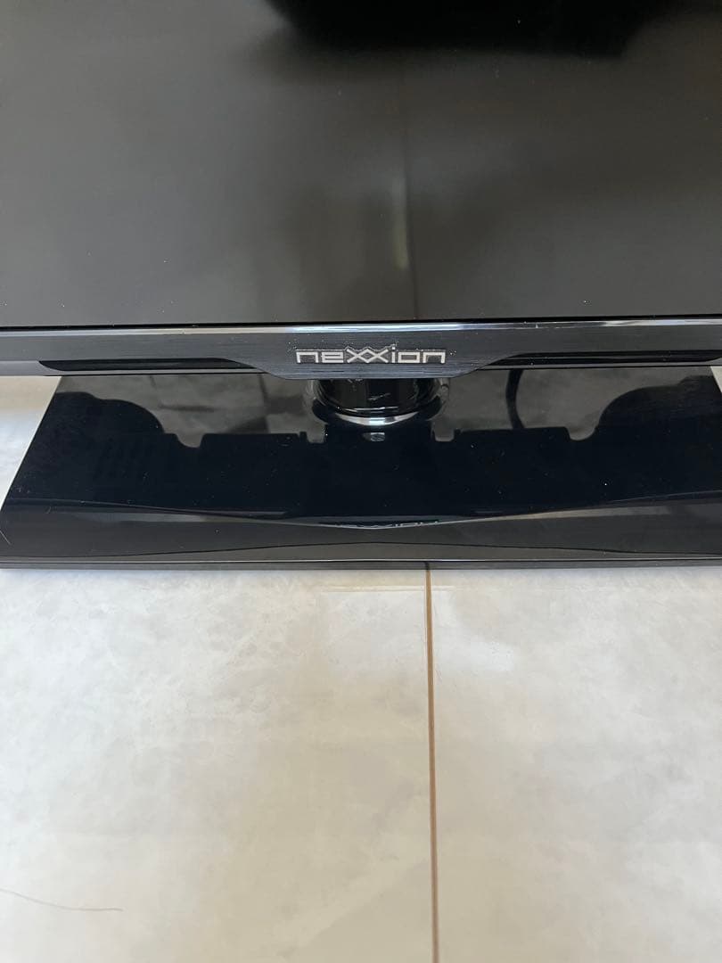 nexxion 24V型 液晶テレビ DVDプレーヤー内蔵 20年製 リモコン付