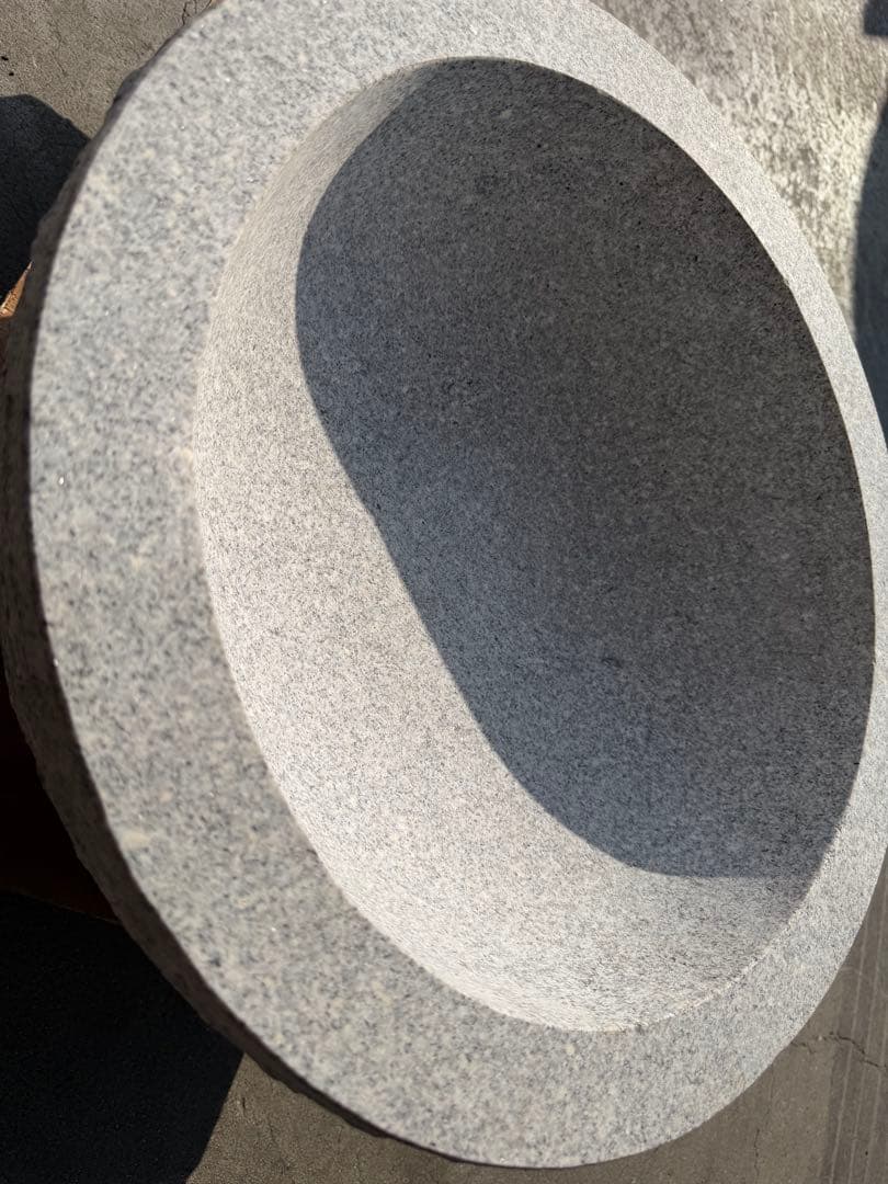 送料込み 餅つき 石臼 鉢形 餅臼 本格派タイプの餅つき石臼 取手付き 美品