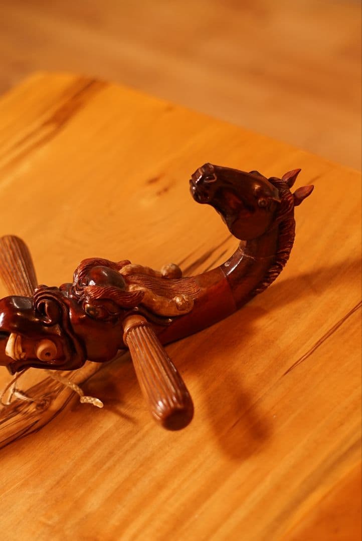 まる馬頭琴、蛇革琴