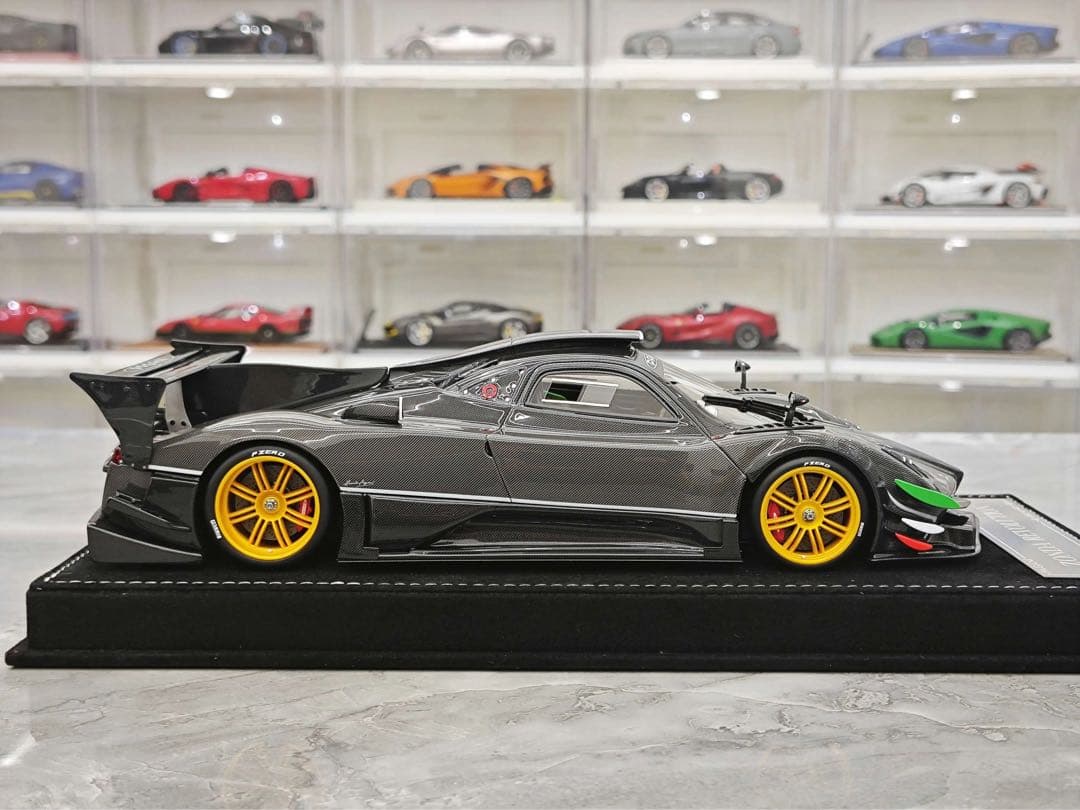 新発売 入手困難 HH モデル 1/18 パガーニ Zonda グレーカーボン