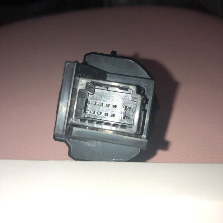 希少！　トヨタ　レクサス　エンジンスタートスイッチ