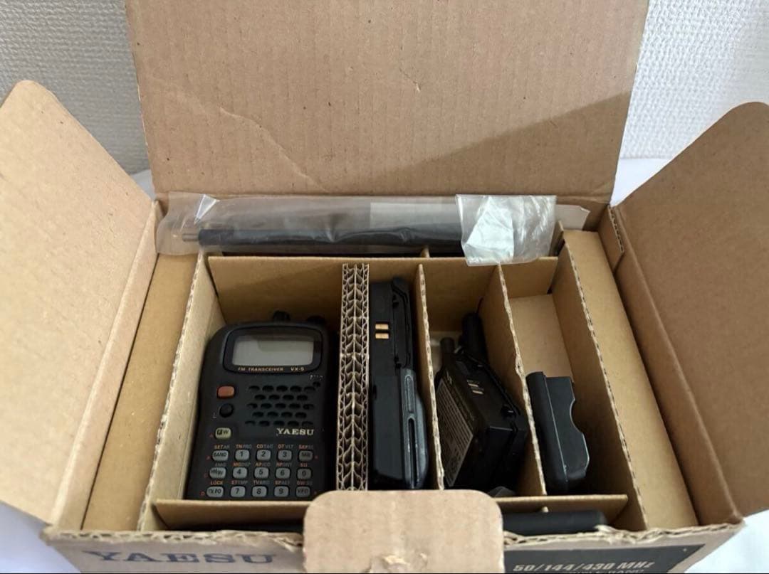き*ぺ様 八重洲無線 YAESU VX-5 50/144/MHz トランシーバー