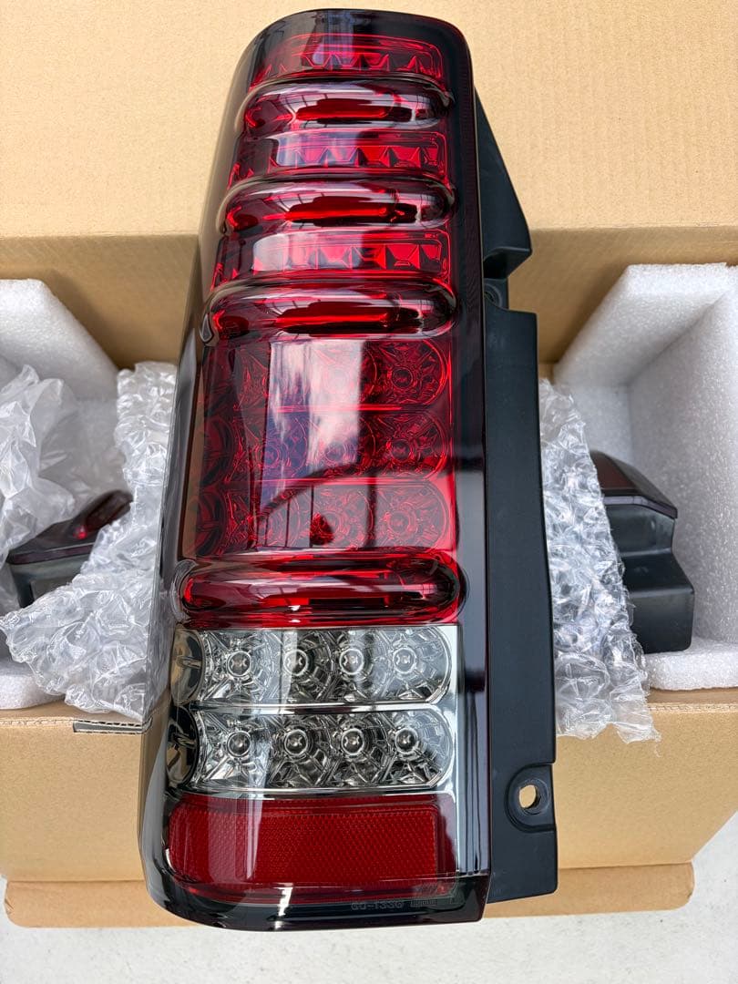 ジムニー　JB23 サンダーテールランプ　スモーク