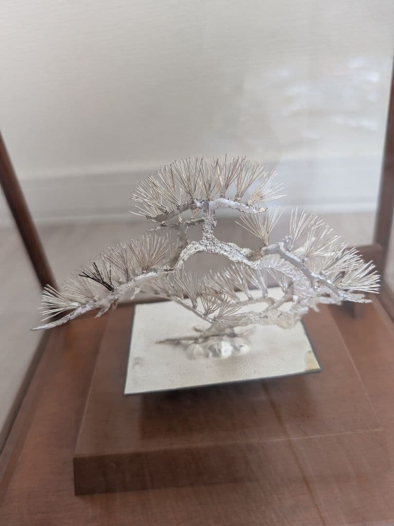 純銀製 松 盆栽 光則作 ガラスケース付 幅15cm 奥行11m 高さ16cm