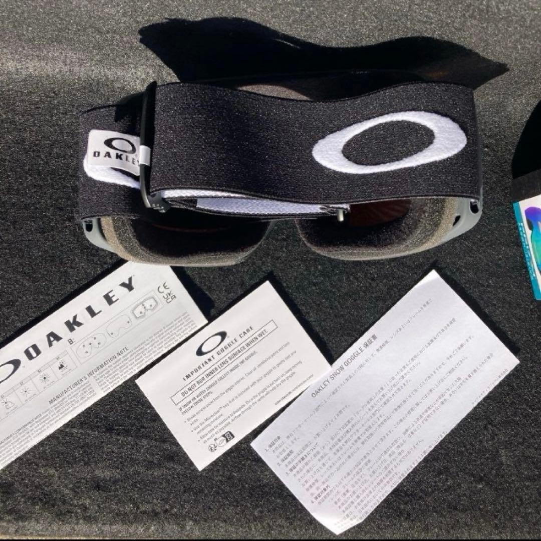 新品未使用　オークリーゴーグル　フライトトラッカーＬ　オークリースノーゴーグル