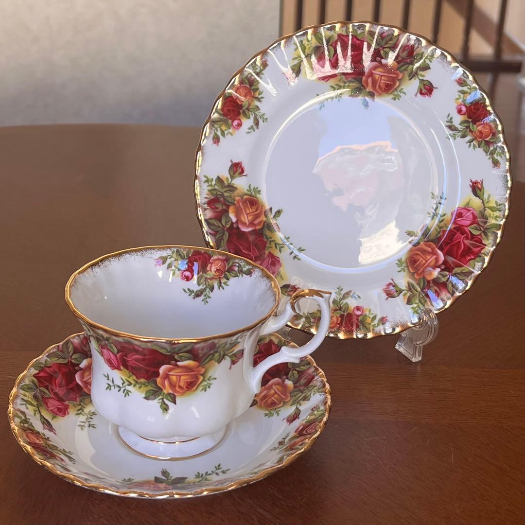 【英国ビンテージ】ロイヤルアルバート★オールドカントリーローズ★トリオ➕ワン