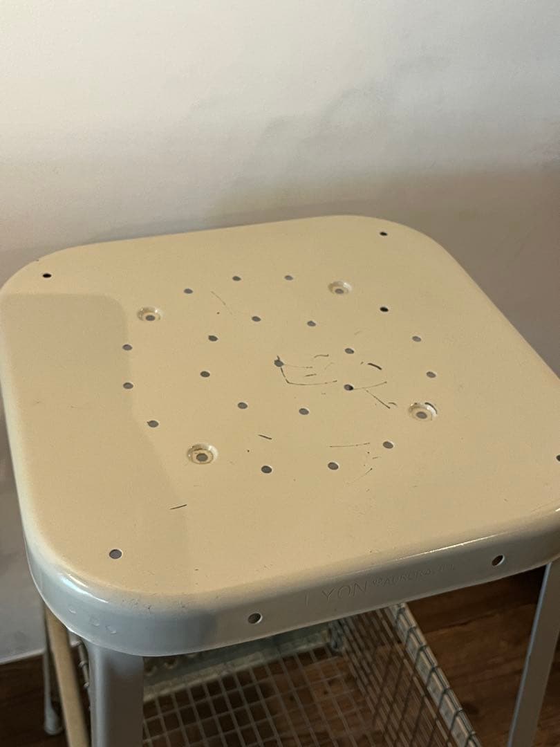 パシフィックファニチャーサービ-2 P.F.S リヨン LYON スツール 廃盤