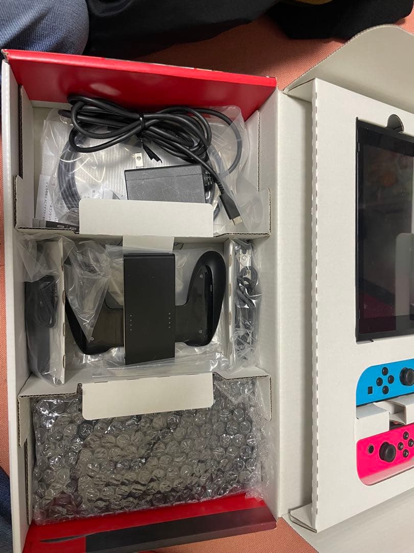 Nintendo Switch ホワイト + マリオカート8 デラックス