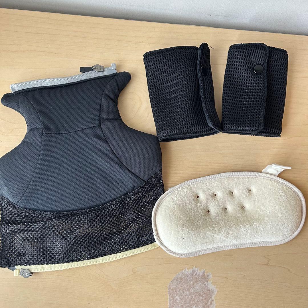 【美品・付属品完備】アップリカ ラクリス 抱っこ紐 ブラック 2024年購入