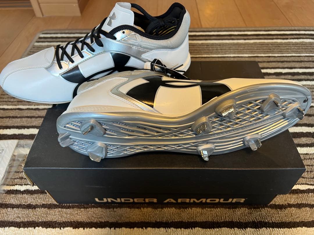 UNDER ARMOUR アンダーアーマー　野球スパイク　軽量