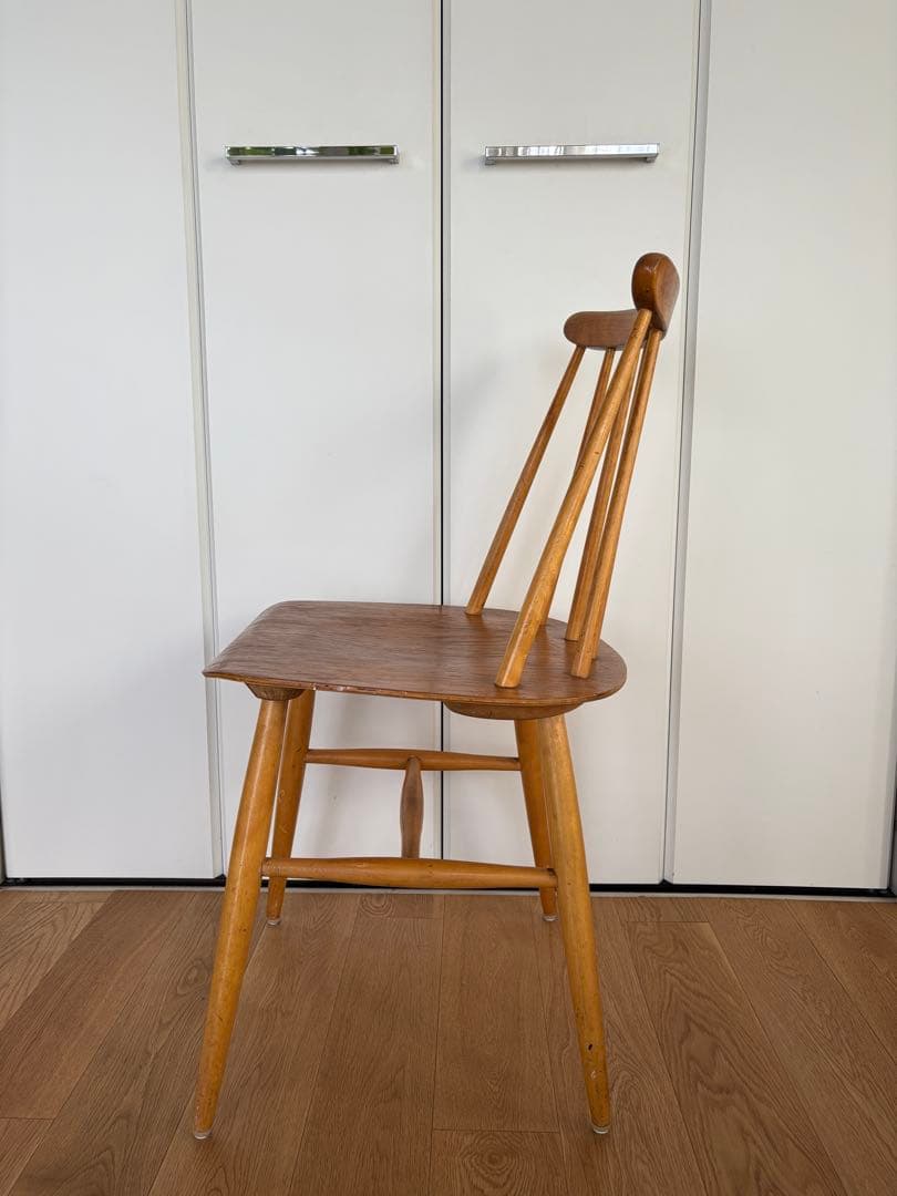 イルマリ・タピオヴァーラ　椅子