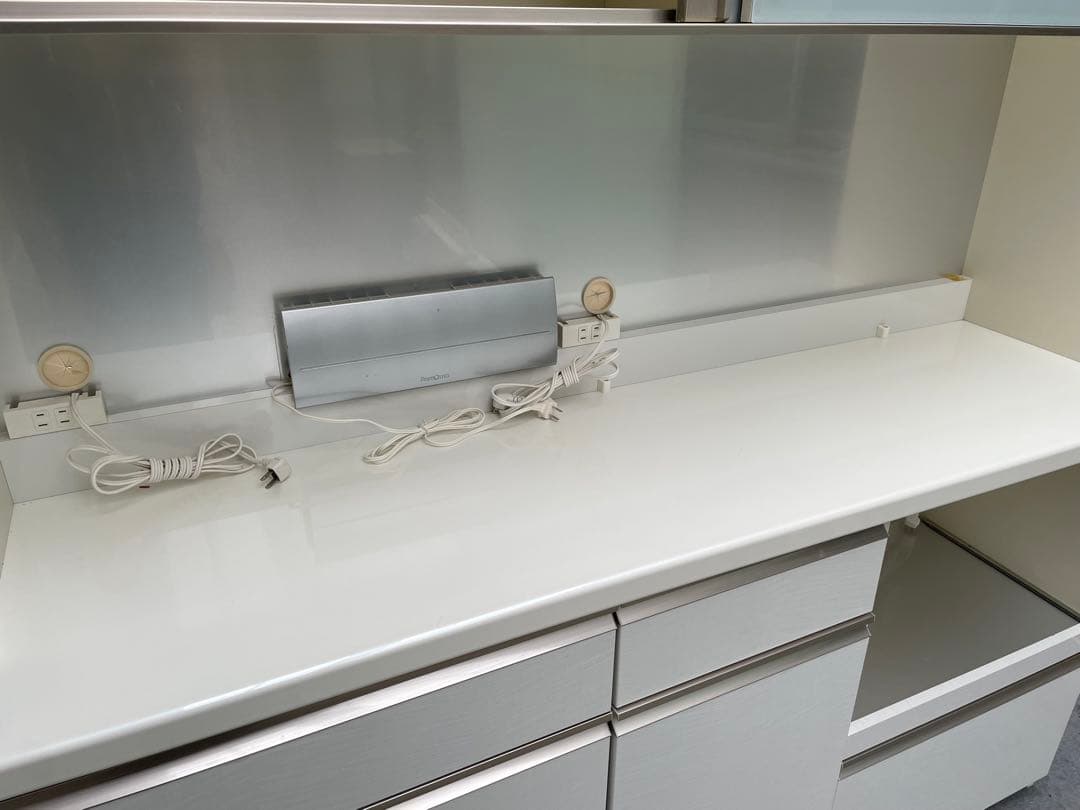 ユキンコ　パモウナ　キッチンボード　食器棚