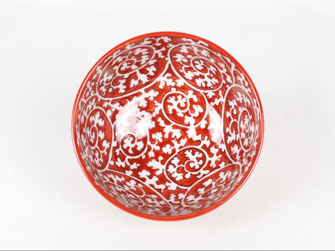 源右衛門窯 赤絵唐草濃 茶碗 有田焼 (付属品：共箱、栞)