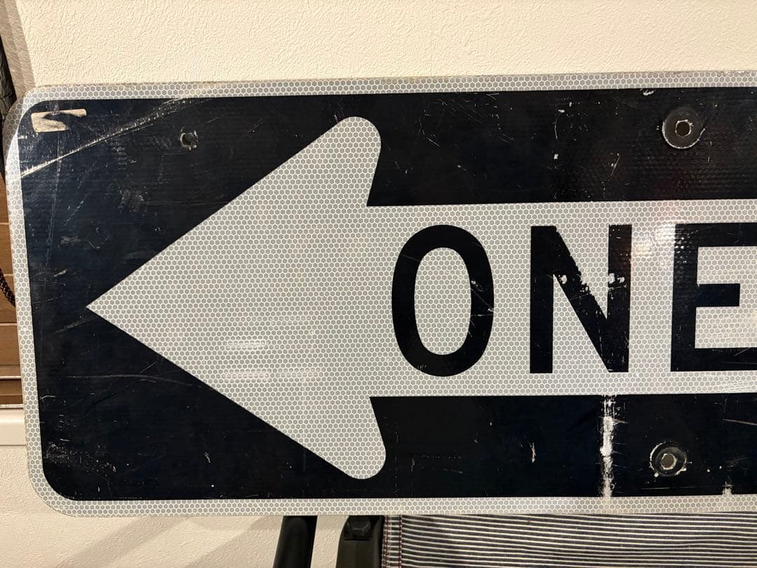 ONE WAY 交通標識 左矢印　アメリカヴィンテージ看板