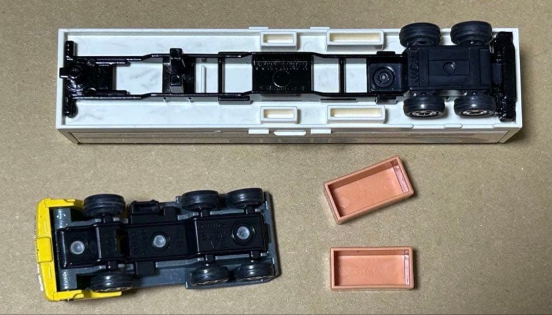 ロングトミカ L16 いすゞ V12 ウイングルーフトレーラー CIBIE