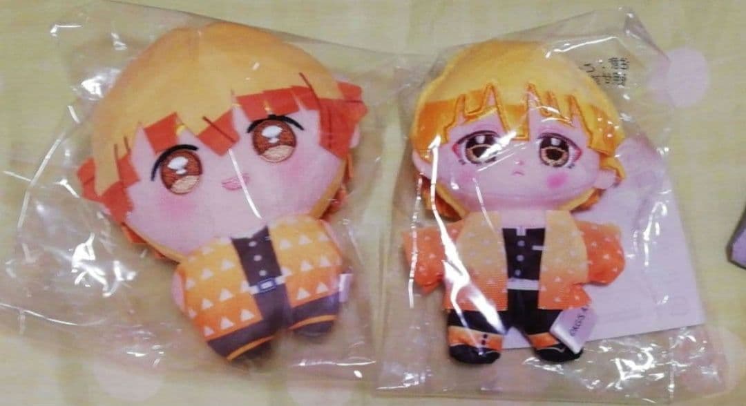 鬼滅の刃　我妻善逸　卯年　缶バッジ　AGF2023　グリッター　即購入希望