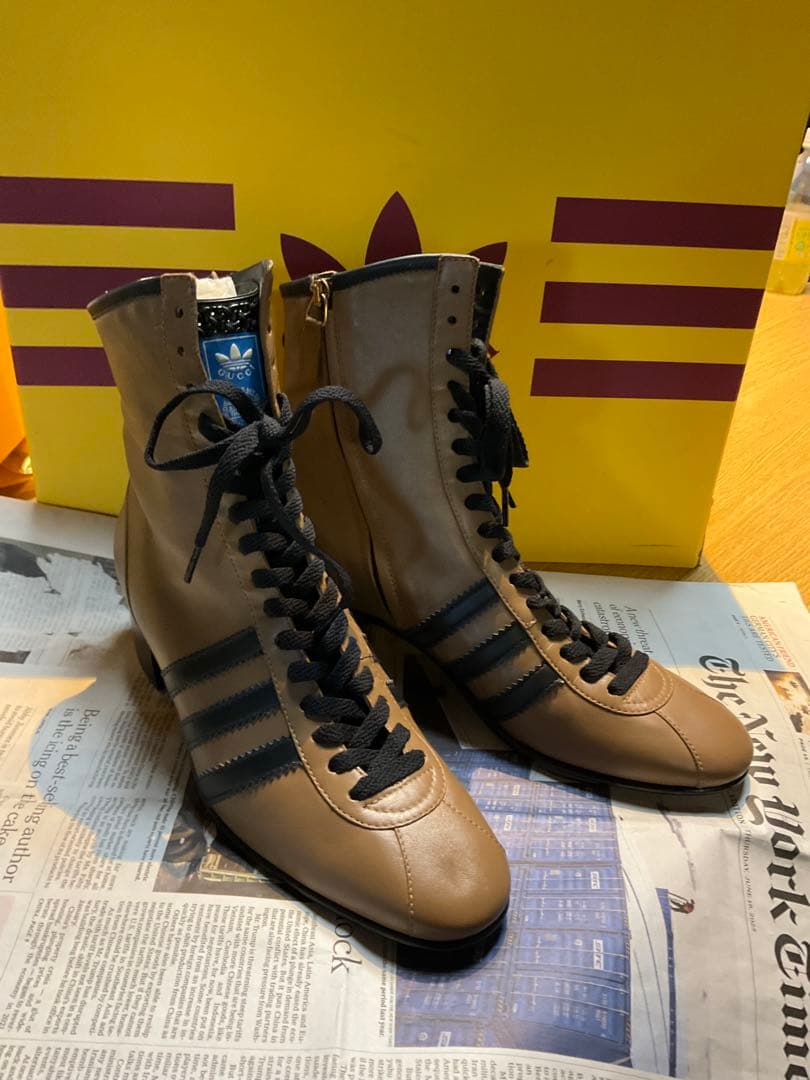 1*4様 GUCCI アディダス コラボ ブーツ ベージュ ストライプ レザー
