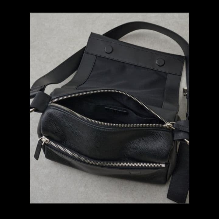 BEARDSLEY　ビアズリーショルダーバッグ レザーボディバッグ 　ブラック