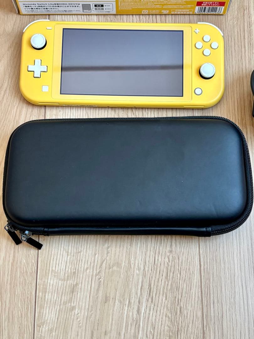Nintendo Switch Lite イエロー 本体　箱　アダプター　ケース