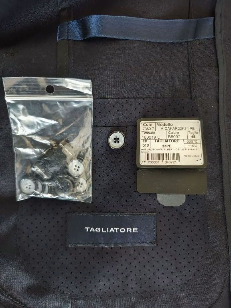 『新品未使用』タリアトーレ　セットアップ　ネイビー　サイズ48 スーツ