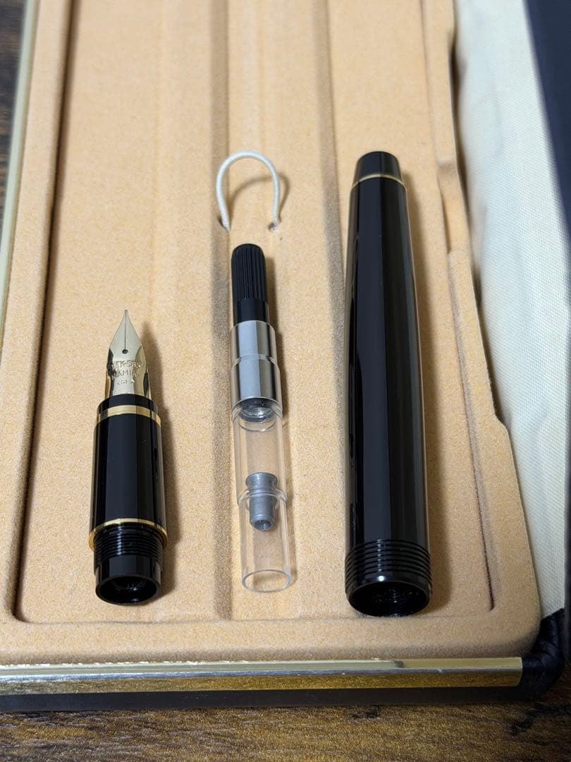 新品未使用　2013年製　ナミキ　SF 細軟字　パイロット　万年筆　備品付き