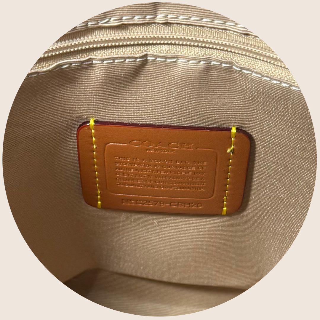 COACH シグネチャー ショルダーバッグ ベージュ 上品 定番 人気モデル