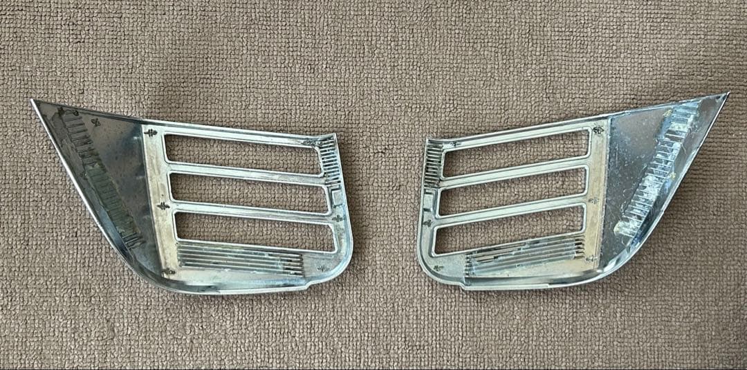 ヴォクシー80　ヴァレンティ　テールランプ　スモーク