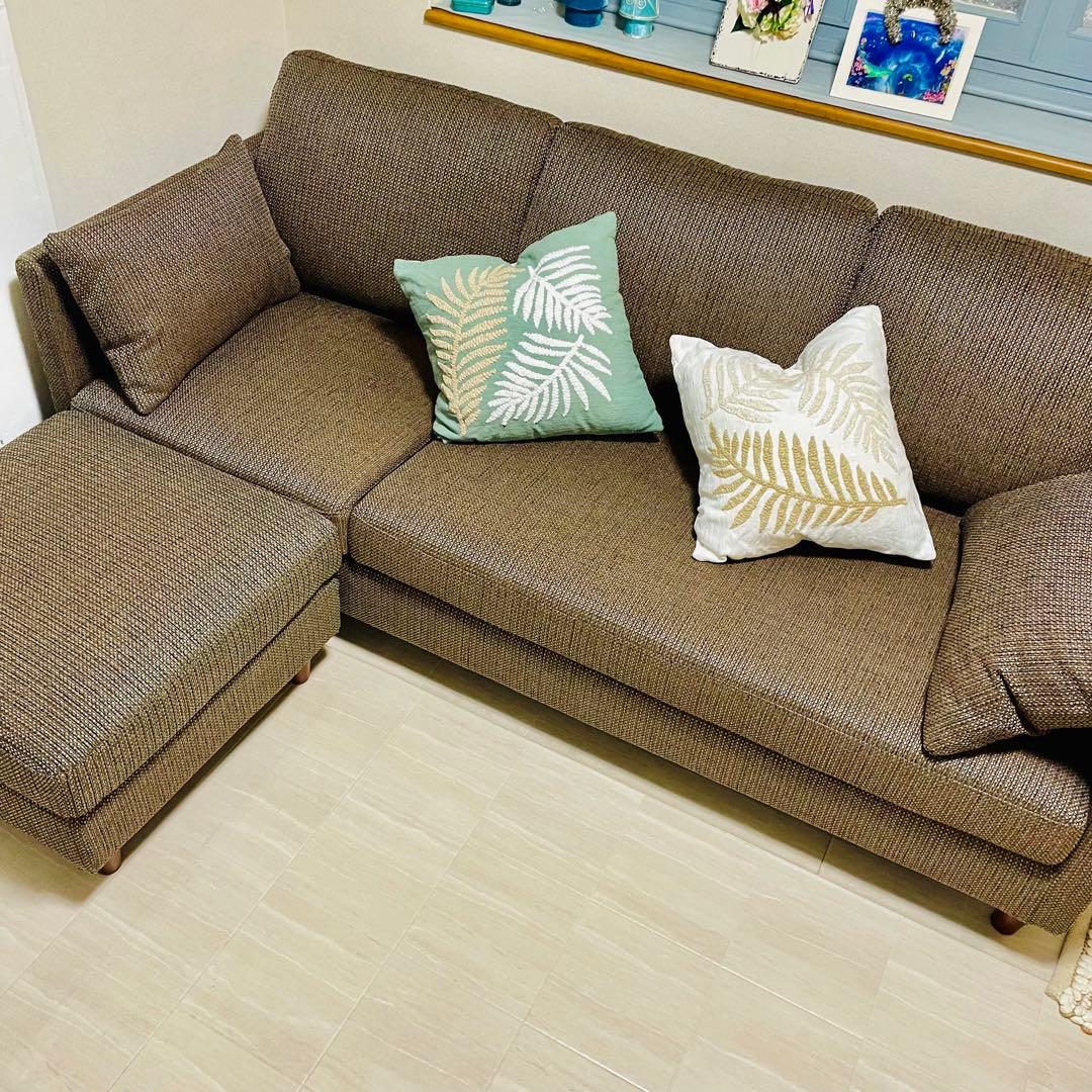 美品　ソファー3人掛けオットマン or 2P +カウチ（クッション組替可能）