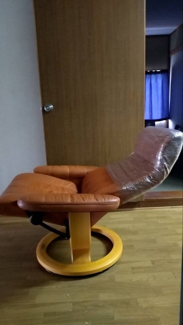 EKORNES エコーネス リクライニングチェアとオットマン