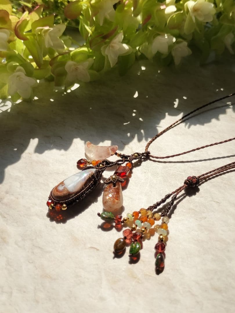 カンテラオパールマクラメネックレス・*☽:゜・⋆。月映えの実り・*☽:゜・⋆