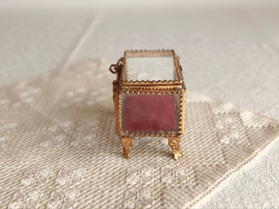 * vintage Jewelry box ✵ * 硝子の ジュエリーボックス