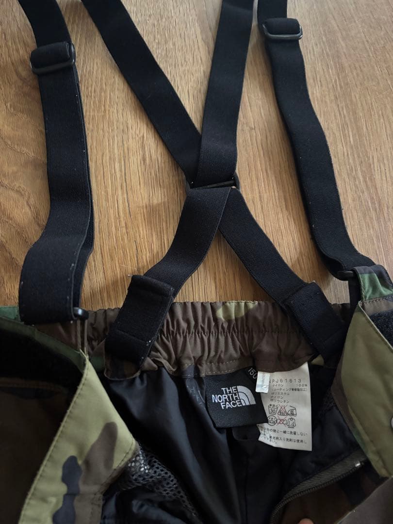 Eina。The North Face 子ども用 スノーボードウェア