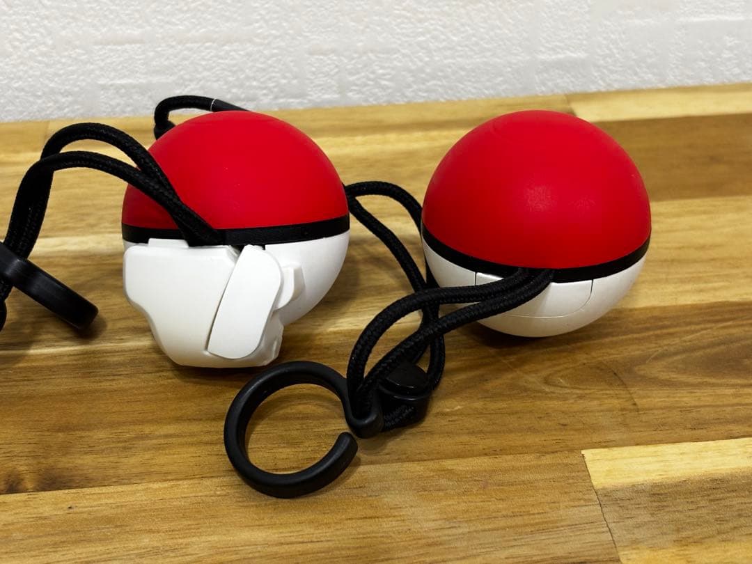 【激レア/ミュウ1体入り】モンスターボール Plus2個＋充電スタンド＋ケース付