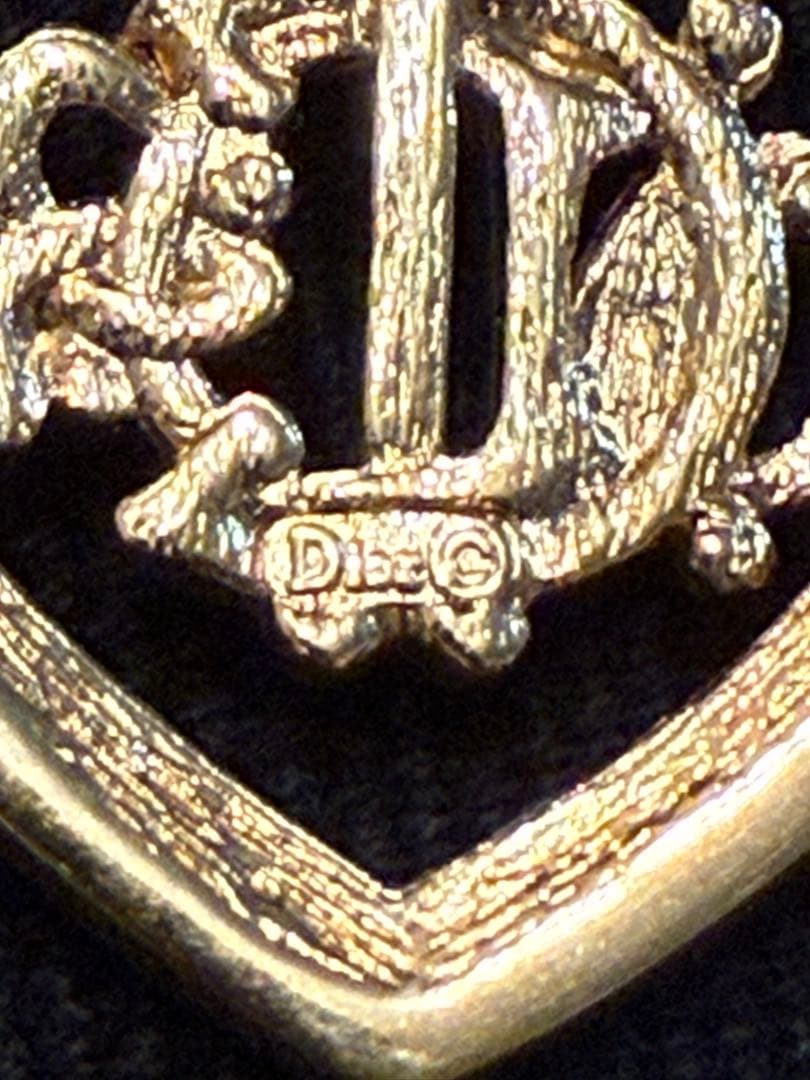 【希少品】クリスチャンディオール　ヴィンテージ　ブローチ　冠モチーフ　ロゴ