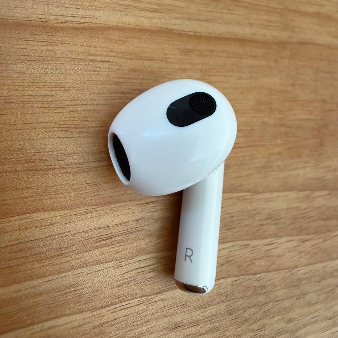 【値下げしました】Apple AirPods (第３世代)
