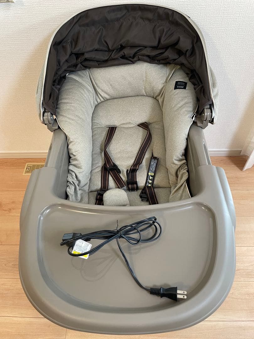 【美品】ネムリラ Combi AUTO SWING BEDi