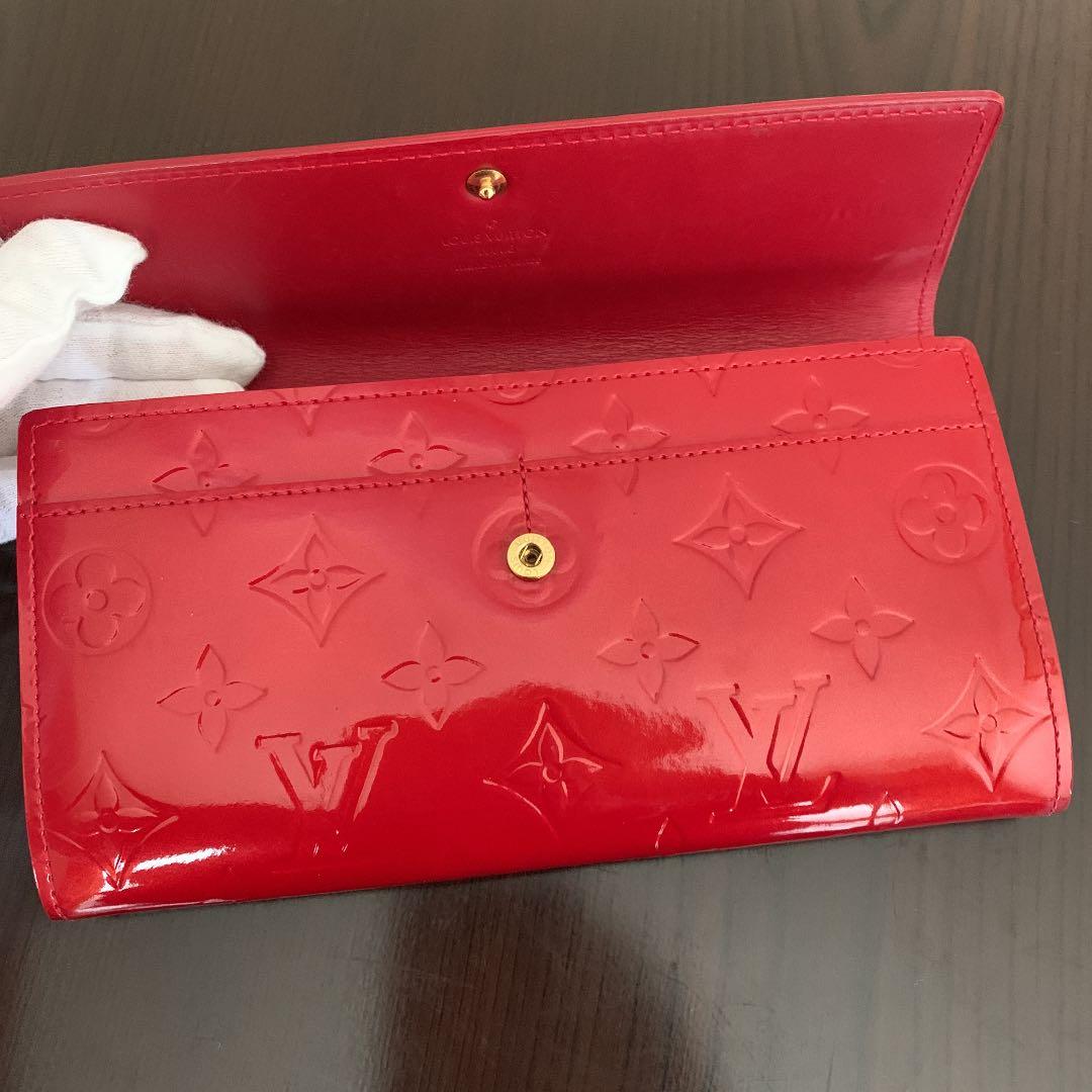 ルイヴィトン ヴェルニ モノグラム　長財布　赤