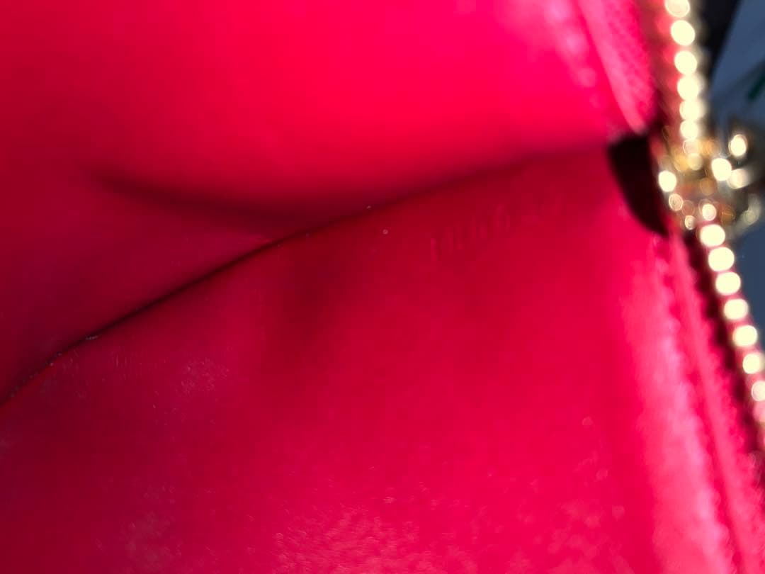 ルイヴィトン ヴェルニ モノグラム　長財布　赤