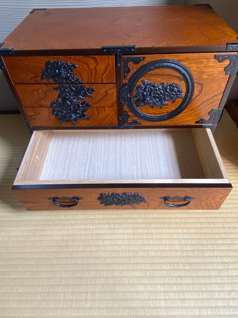 箪笥　収納棚　和家具 金具 抽斗 チェスト 民芸 収納箪笥　飾棚　レトロ