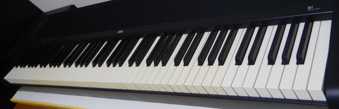 KORG　B1　2017製電子ピアノ　デジタルピアノ　ヘッドホン付き
