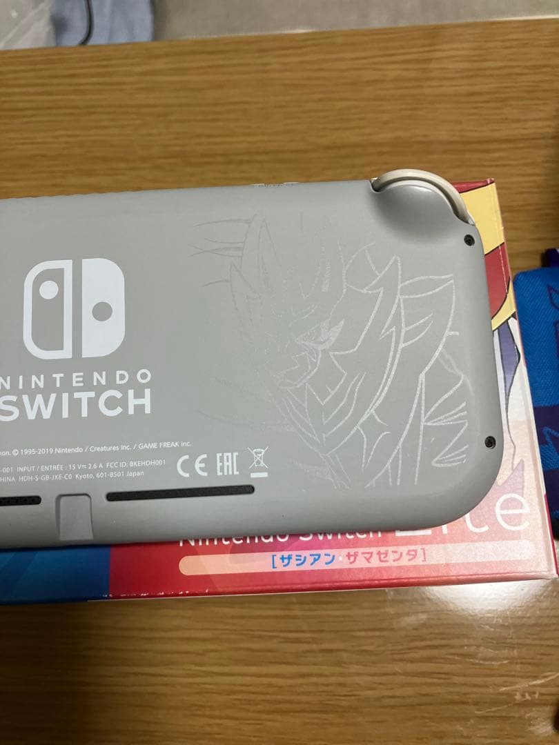 Nintendo Switch Lite 剣盾　ソフト付き