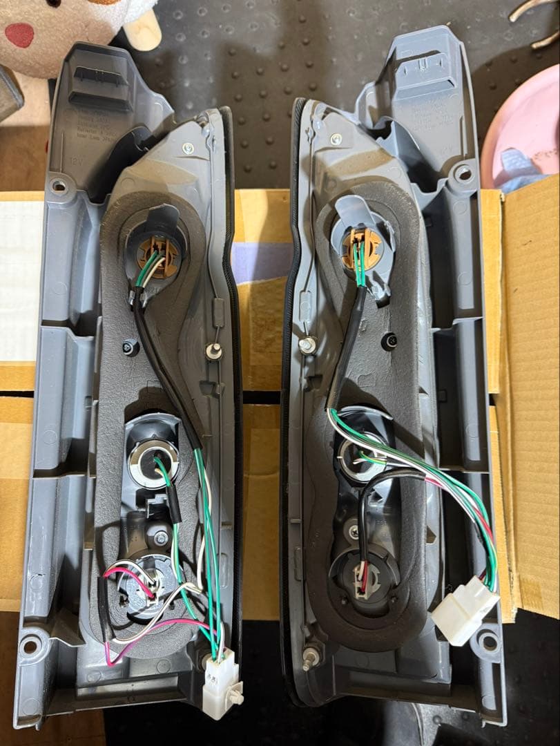 ハイエース 純正タイプ フルスモーク テールランプ 左右セット