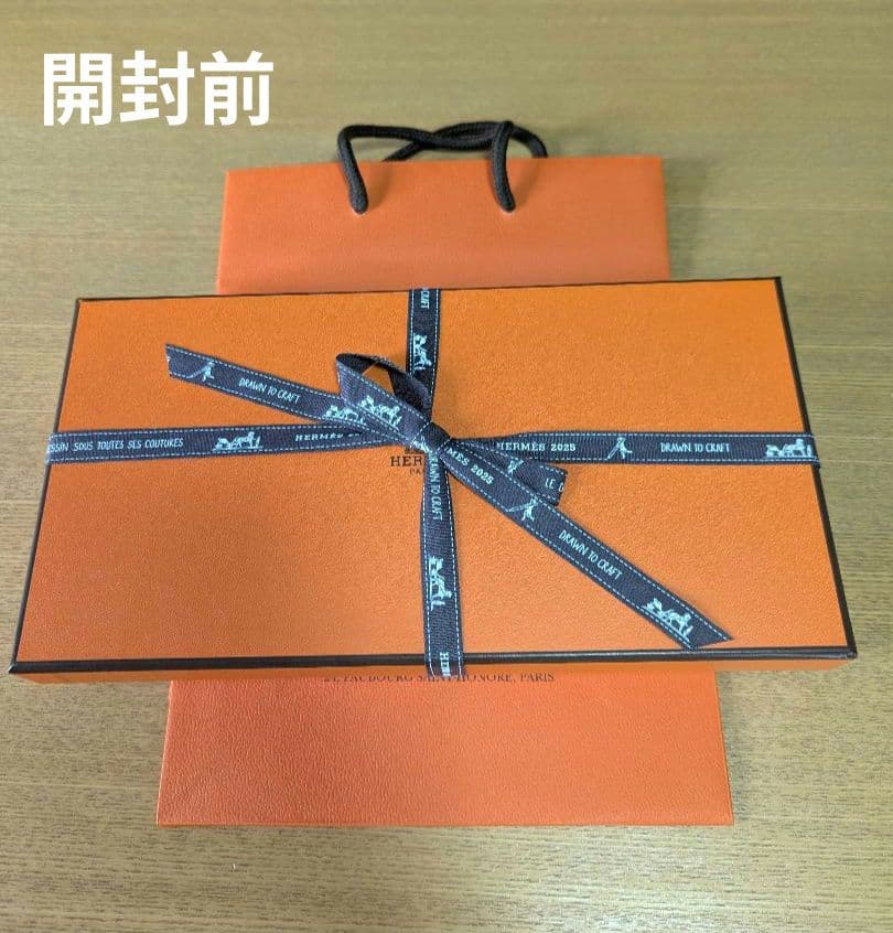 エルメス スカーフ壁掛け★年末の空間を上品に❣️部屋模様替えにエルメスの彩り❣️