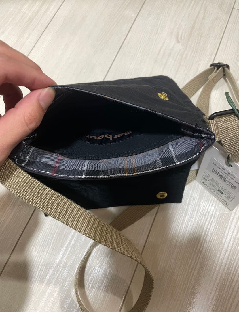 Barbour ショルダーバッグ　サコッシュ　トランスポートクロスバック