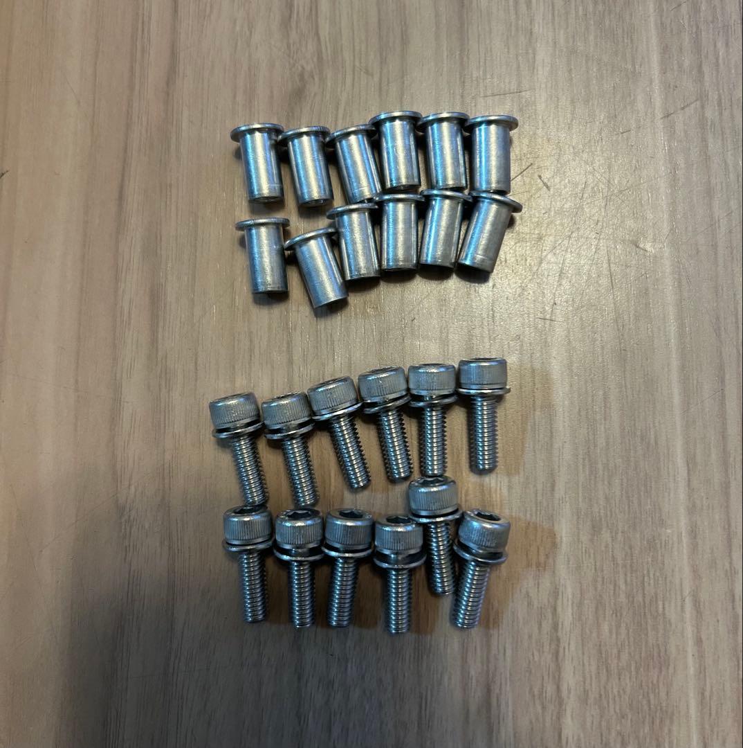 【本日限定1000円引き】デリカ D5 前期 KADDIS フォグランプガード