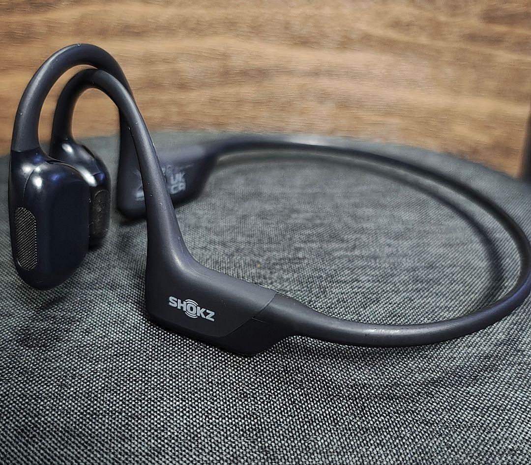 SHOKZ OPENRUN PRO 骨伝導イヤホン S810　ケーブル付属